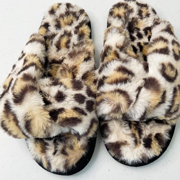 New The Loft Leopard Print Fuzzy Open Toe Slide Slippers Size Small 5 / 6 - Picture 2 of 3